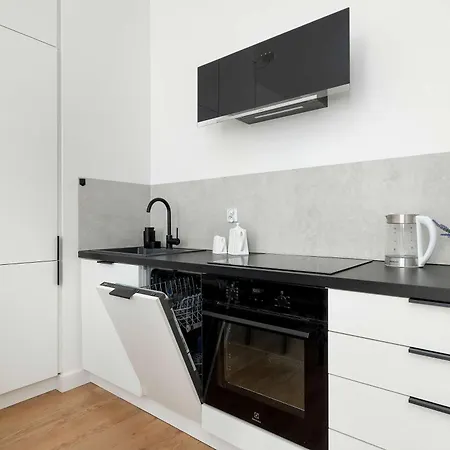 Modern With Parking And Garden By Renters Cracovie